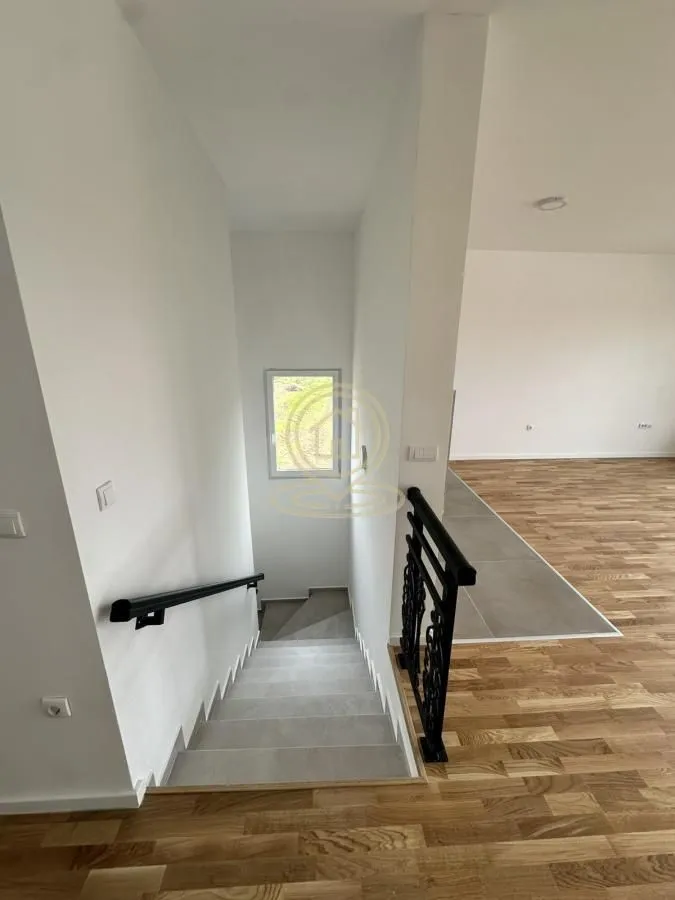 Prodaja, stan, 225m², Karagača, Petrovaradin