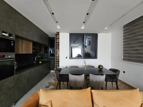 Sale, one bedroom apartment, 170m², Budva, Crna Gora - image 3