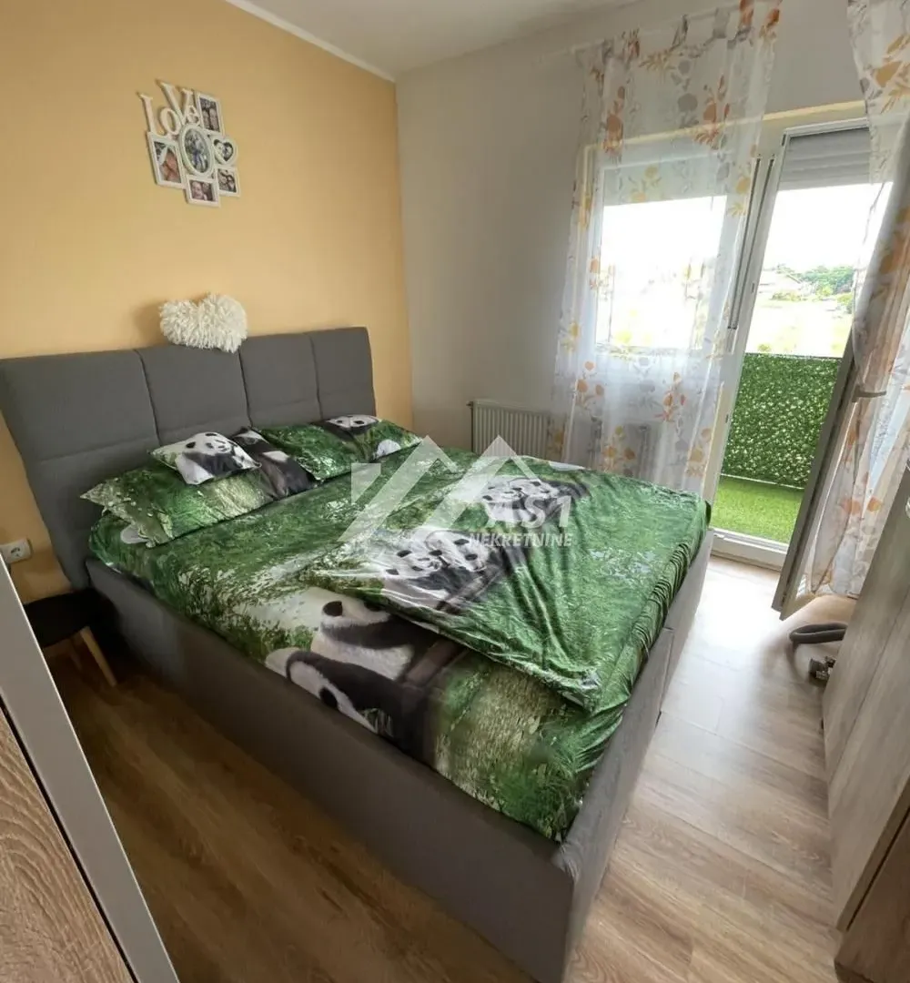 Prodaja, četvorosoban stan, 76m², Lipov gaj, Novi Sad Sve Podlokacije