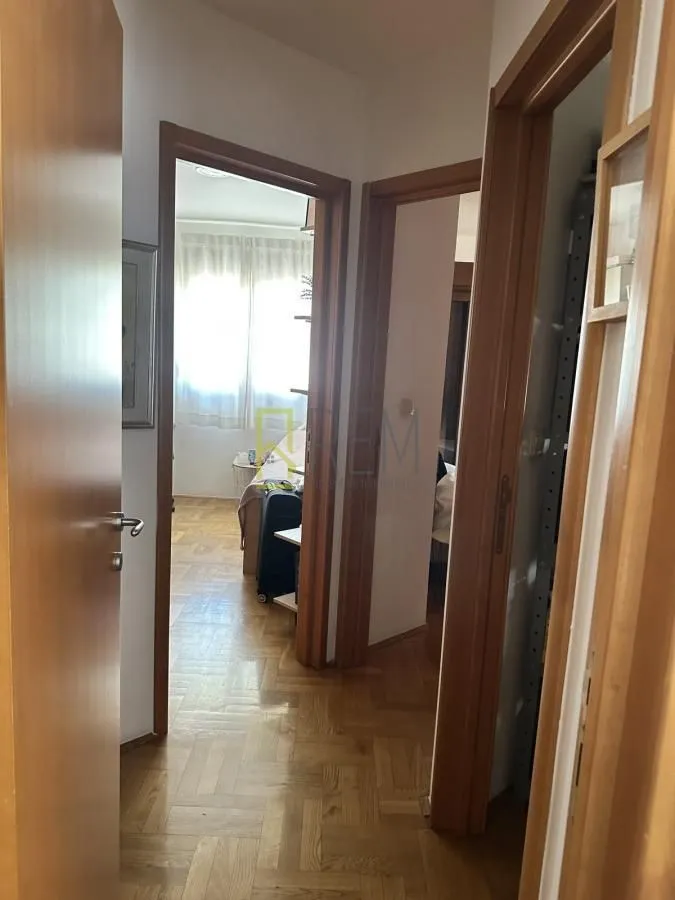 Prodaja, trosoban stan, 81m², Stari Aerodrom, Podgorica