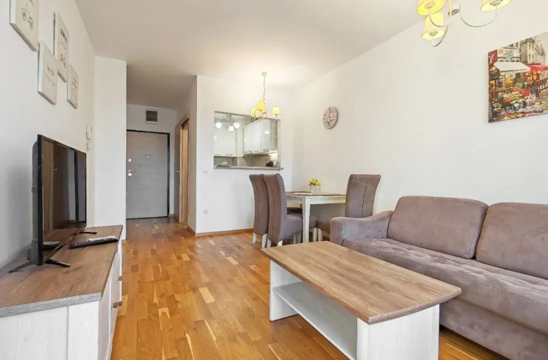 Izdavanje, jednosoban stan, 48m², Budva, Crna Gora