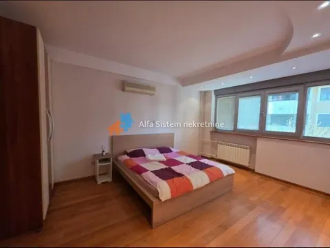 Rent, four bedroom apartment, 160m², Vračar Centar, Vračar Sve Podlokacije - image 13