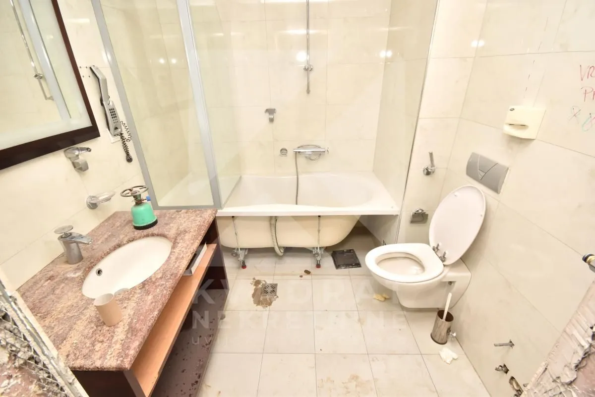 Rent, office space, 358m², Preko Morače, Podgorica