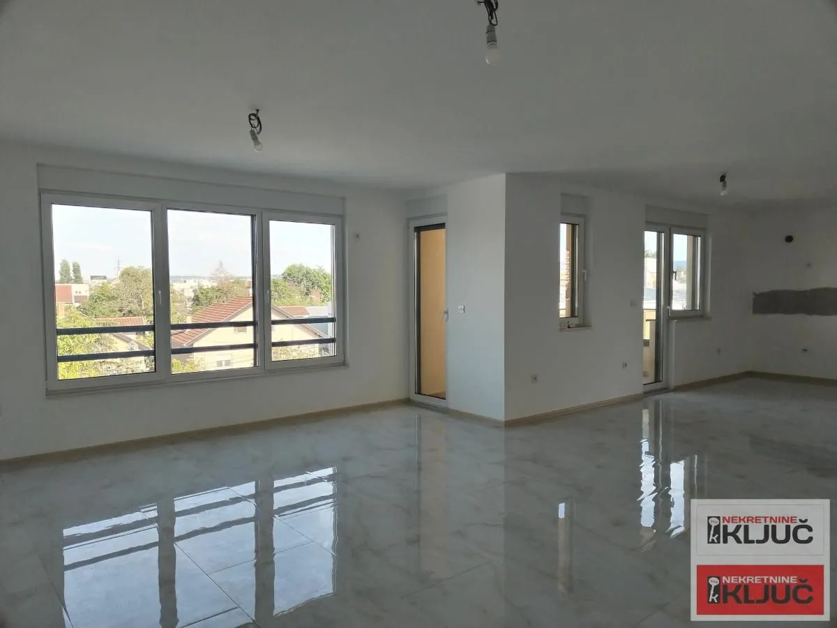 Prodaja, četvorosoban stan, 151m², Veternik, Novi Sad Sve Podlokacije