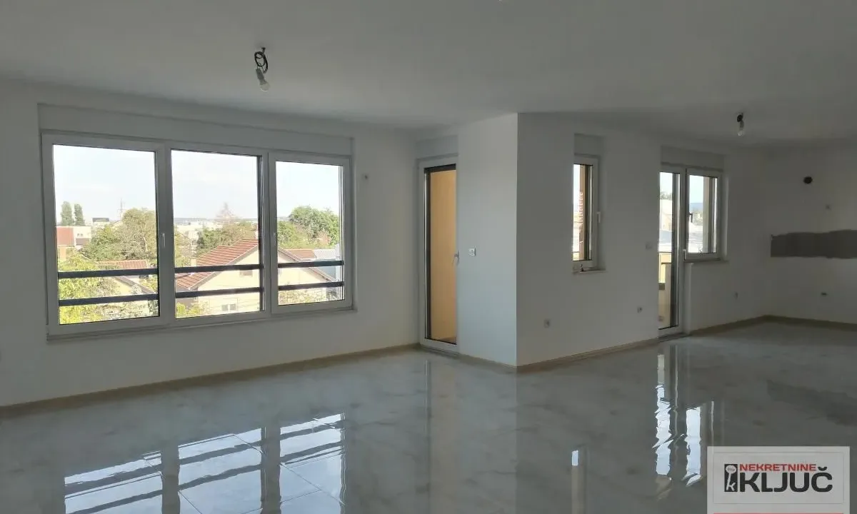 Sale, four bedroom apartment, 151m², Veternik, Novi Sad Sve Podlokacije