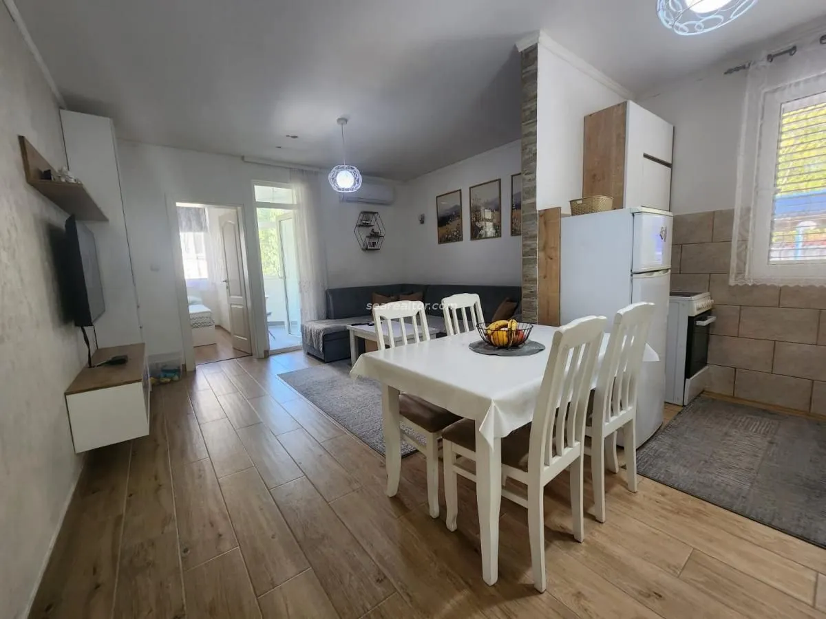 Prodaja, dvosoban stan, 48m², Dobrota, Kotor