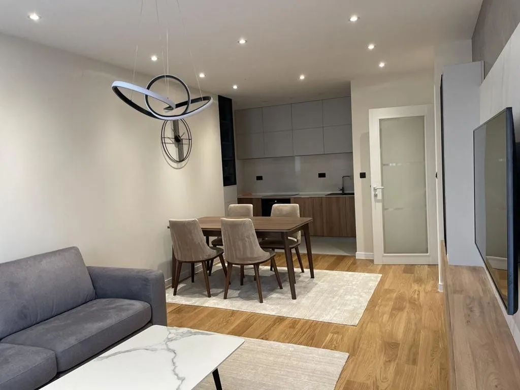 Izdavanje, jednosoban stan, 53m², Central Point, Podgorica