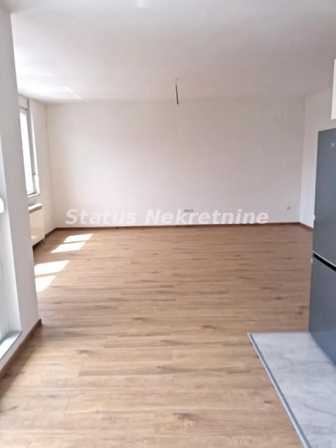 Izdavanje, trosoban stan, 70m², Adamovićevo Naselje, Novi Sad Sve Podlokacije