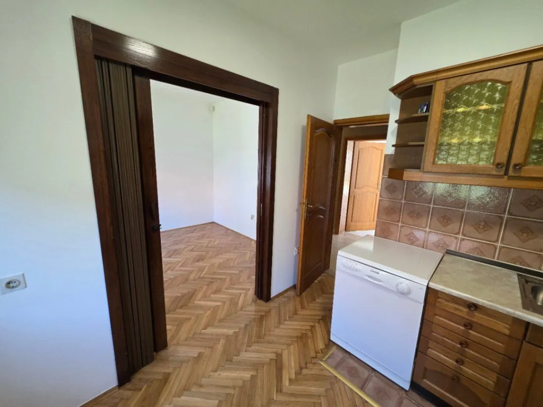 Rent, office space, 90m², Zlatica, Podgorica