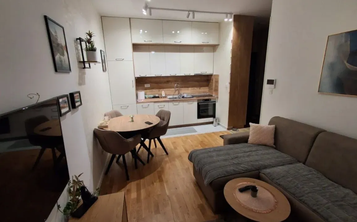 Izdavanje, jednosoban stan, 42m², Tološi, Podgorica