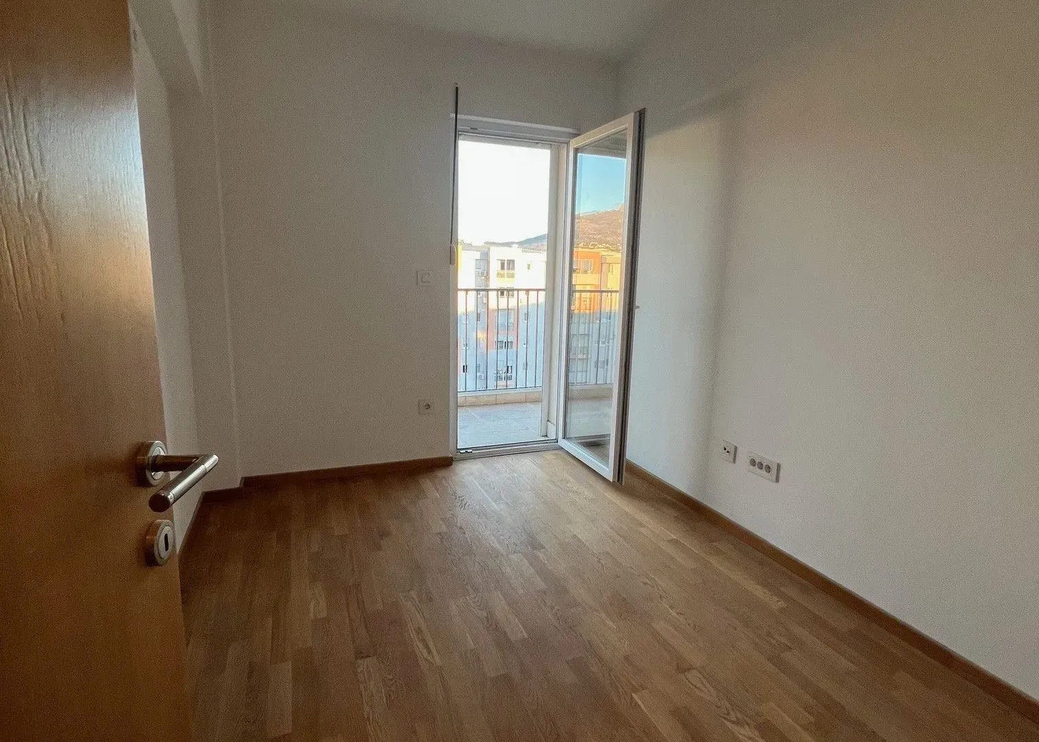 Prodaja, dvosoban stan, 72m², Stari Aerodrom, Podgorica