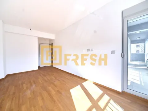 Prodaja, trosoban stan, 104m², Stari Aerodrom, Podgorica - image 6