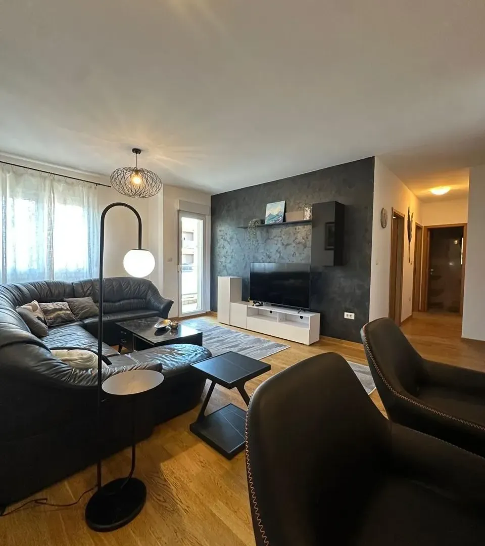 Izdavanje, dvosoban stan, 64m², City Kvart, Podgorica