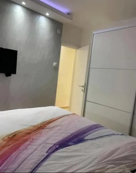 Izdavanje, četvorosoban stan, 100m², Vračar Sve Podlokacije, Beograd