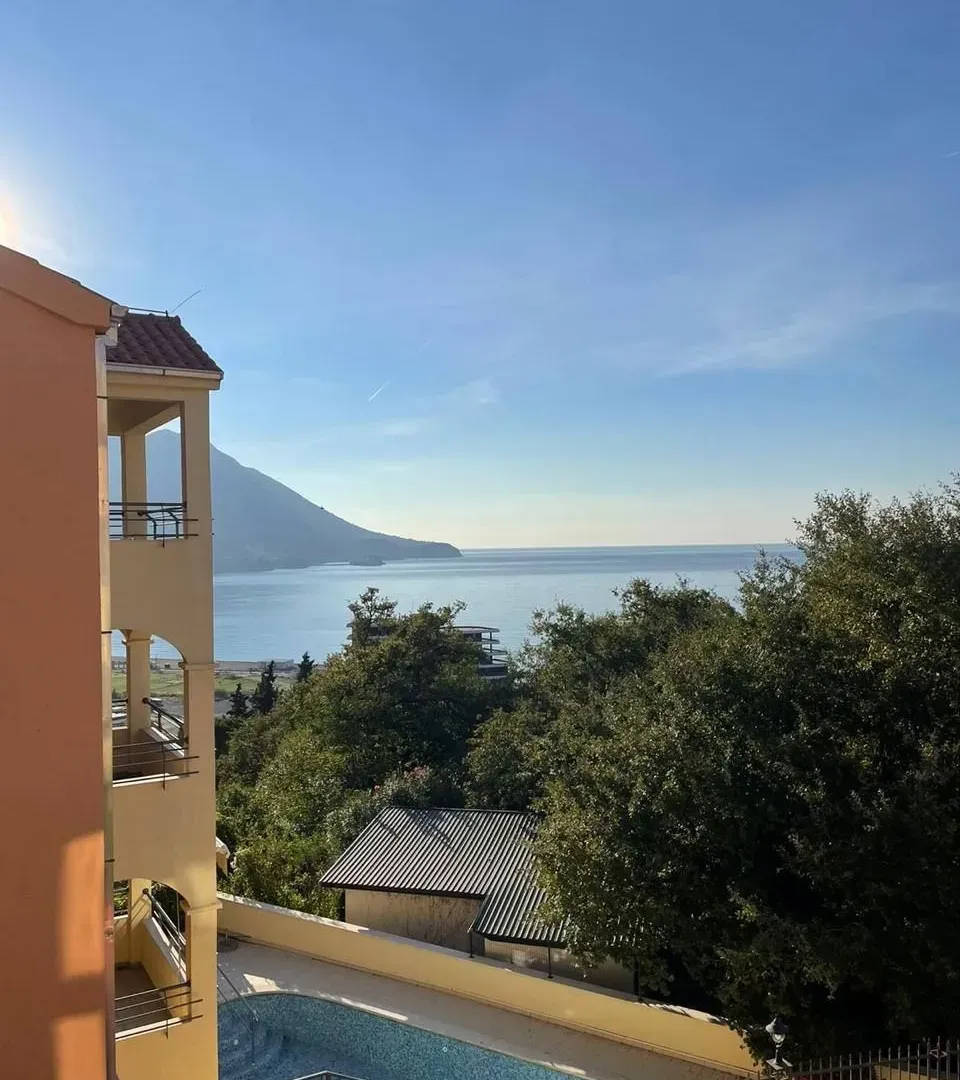 Sale, two bedroom apartment, 60m², Bečići, Budva
