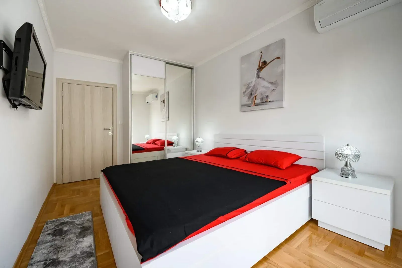 Izdavanje, dvosoban stan, 65m², Stari Aerodrom, Podgorica