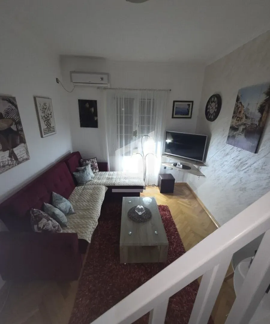 Izdavanje, dvosoban stan, 43m², Centar, Podgorica