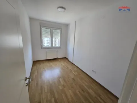 Prodaja, četvorosoban stan, 95m², Avijatičarsko naselje, Novi Sad Sve Podlokacije - image 12