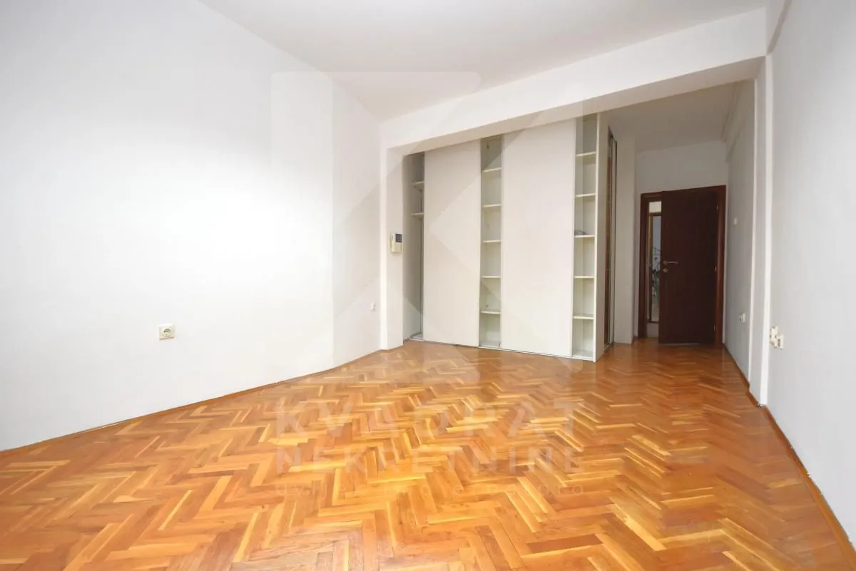 Izdavanje, garsonjera, 36m², Centar, Podgorica