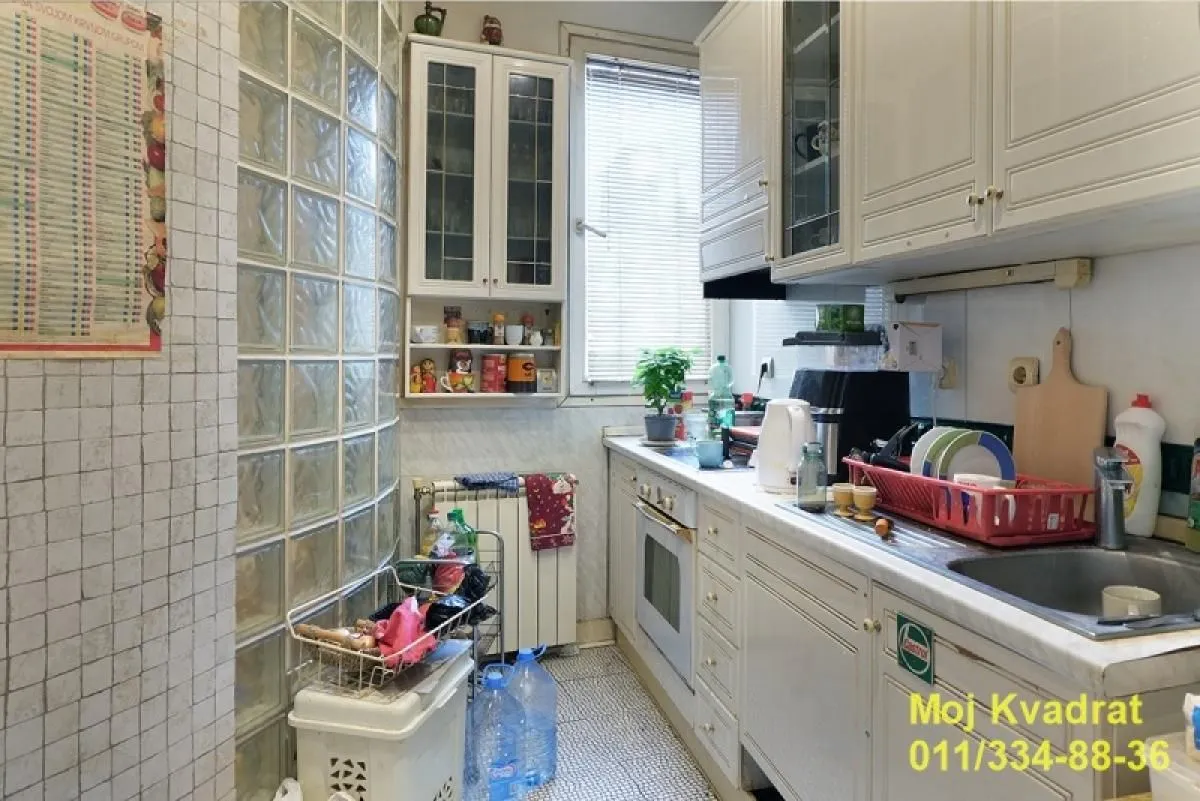 Prodaja, trosoban stan, 76m², Vračar Sve Podlokacije, Beograd
