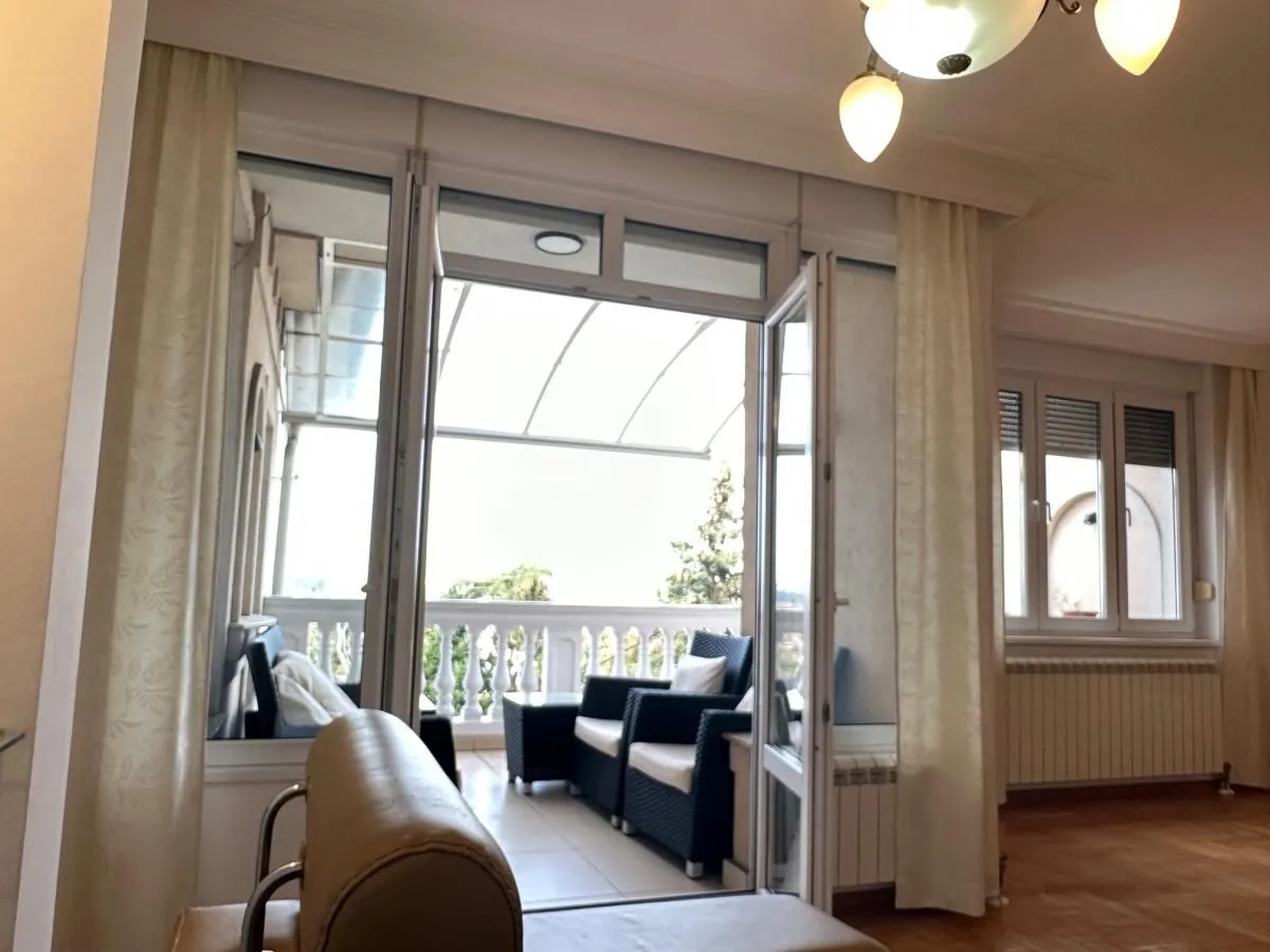 Rent, four bedroom apartment, 147m², Savski Venac, Beograd