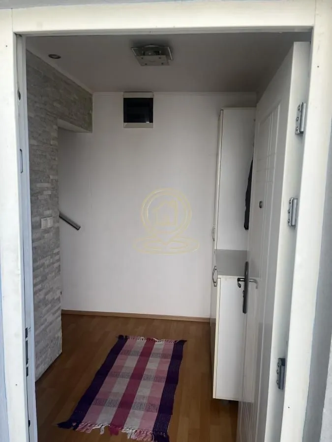 Izdavanje, trosoban stan, 80m², Detelinara, Novi Sad Sve Podlokacije