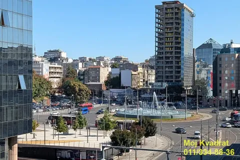 Pogled sa prozora na gradski trg i saobraćajnicu. - image 14