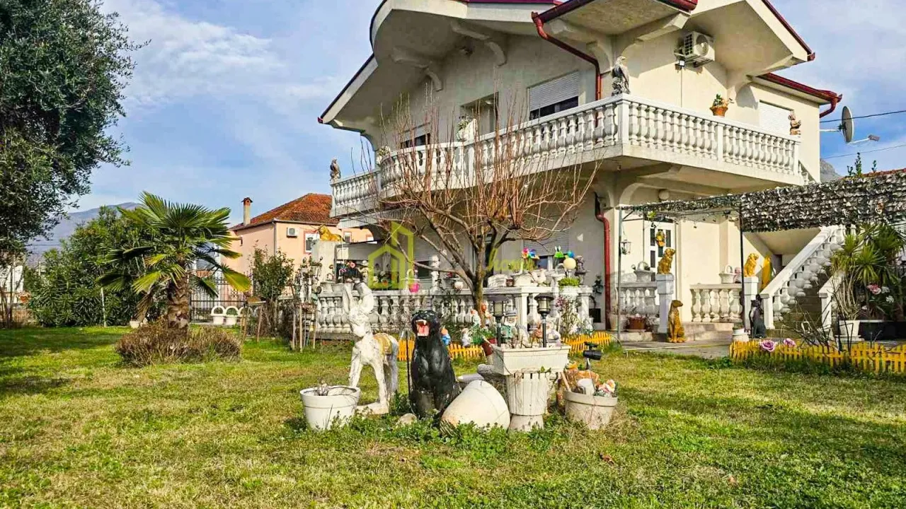 Prodaja, kuća, 135m², Podgorica, Crna Gora