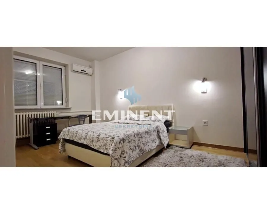 Rent, four bedroom apartment, 120m², Stari Grad, Beograd