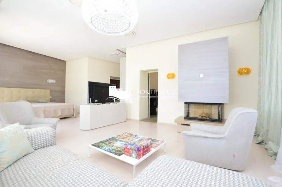Prodaja, kuća, 285m², Njivice, Herceg Novi