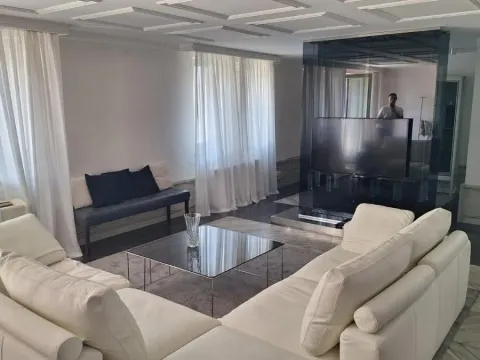 Izdavanje, četvorosoban stan, 270m², Kalenić Pijaca, Vračar Sve Podlokacije - image 2