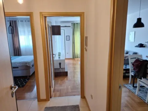 Izdavanje, jednosoban stan, 55m², Pobrežje, Podgorica - image 6