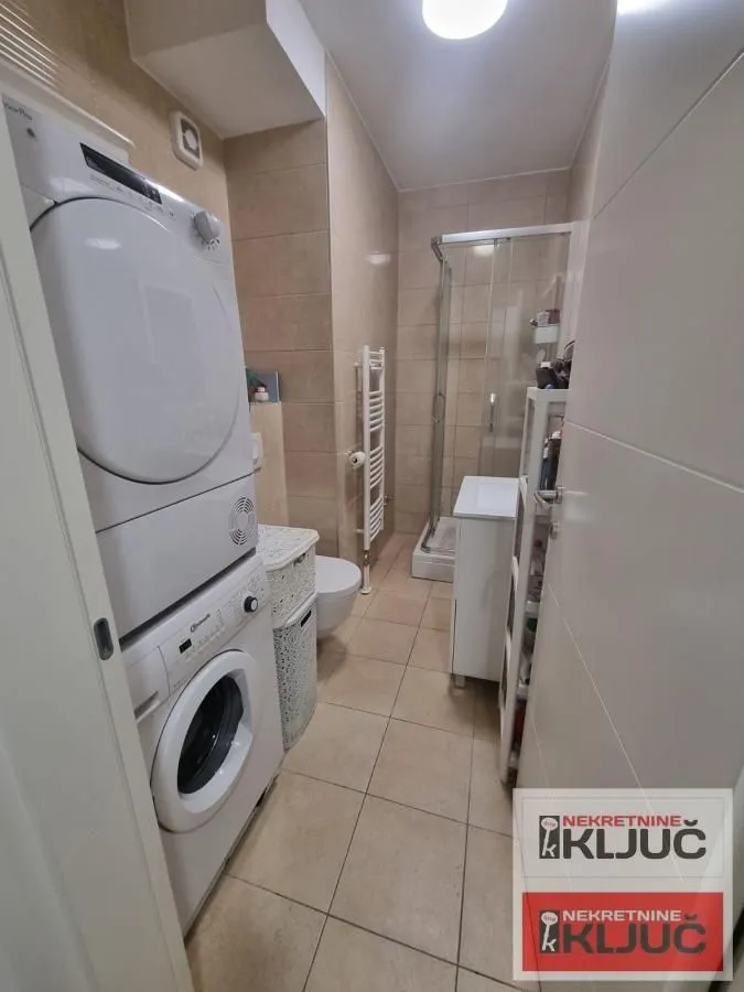 Prodaja, trosoban stan, 82m², Bulevar patrijarha Pavla, Novi Sad Sve Podlokacije