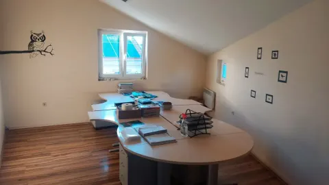 Rent, office space, 110m², Gornja Gorica, Podgorica - image 2