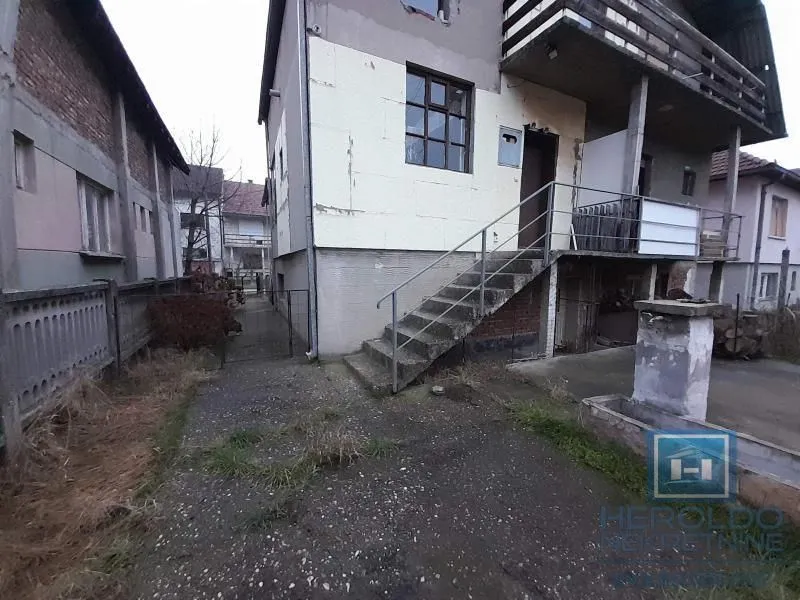 Prodaja, kuća, 310m², Tavrića obori, Jagodina
