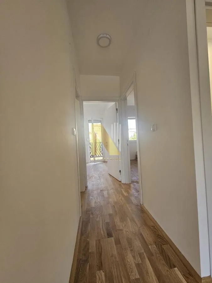 Izdavanje, trosoban stan, 72m², Podbara, Novi Sad Sve Podlokacije