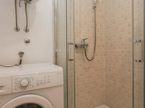 Daily-rent, three bedroom apartment, 67m², Bečići, Budva - image 18