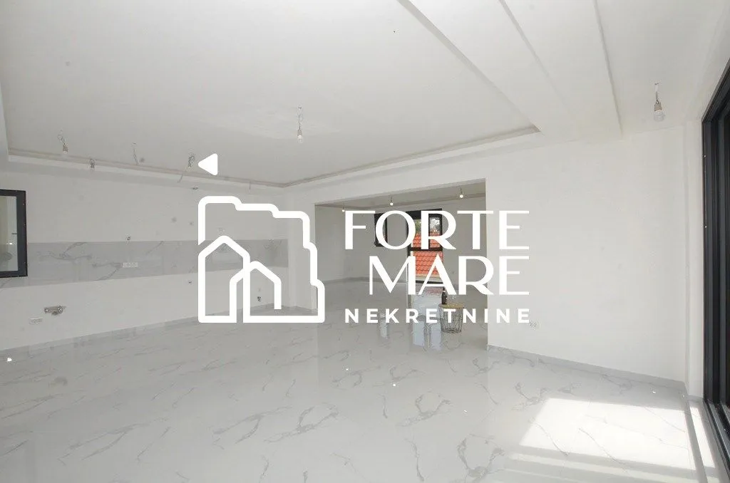Prodaja, dvosoban stan, 124m², Đenovići, Herceg Novi