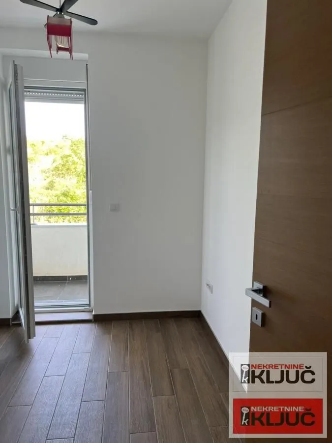 Prodaja, četvorosoban stan, 73m², Alibegovac, Petrovaradin