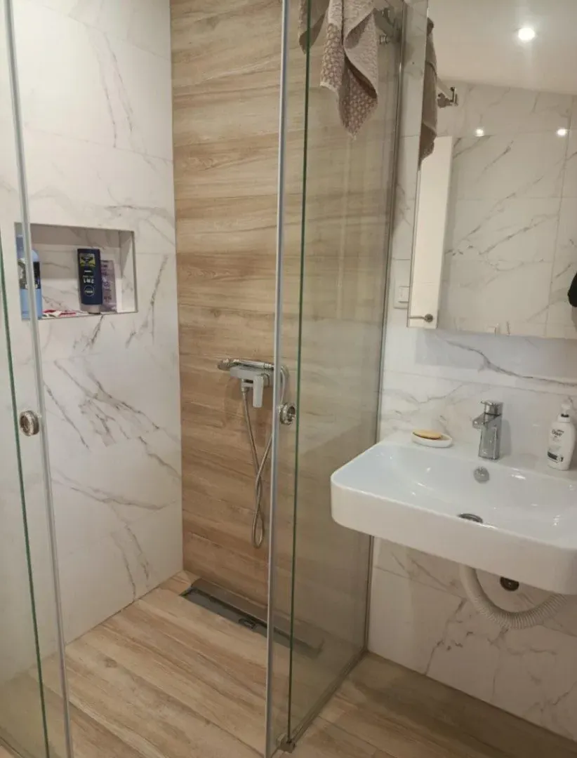 Izdavanje, dvosoban stan, 100m², Preko Morače, Podgorica