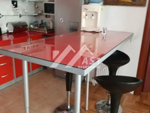 Izdavanje, četvorosoban stan, 100m², Rotkvarija, Novi Sad Sve Podlokacije - image 4