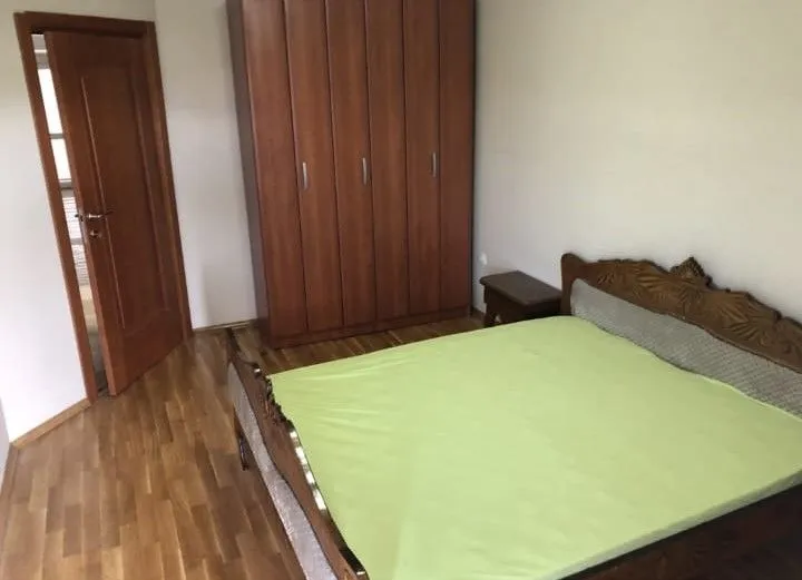 Izdavanje, kuća, 220m², Konik, Podgorica