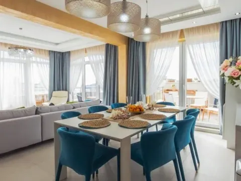 Izdavanje, trosoban stan, 146m², Bečići, Budva - image 6