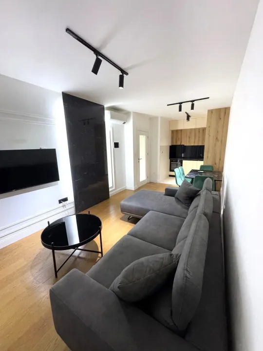 Izdavanje, jednosoban stan, 49m², Tološi, Podgorica