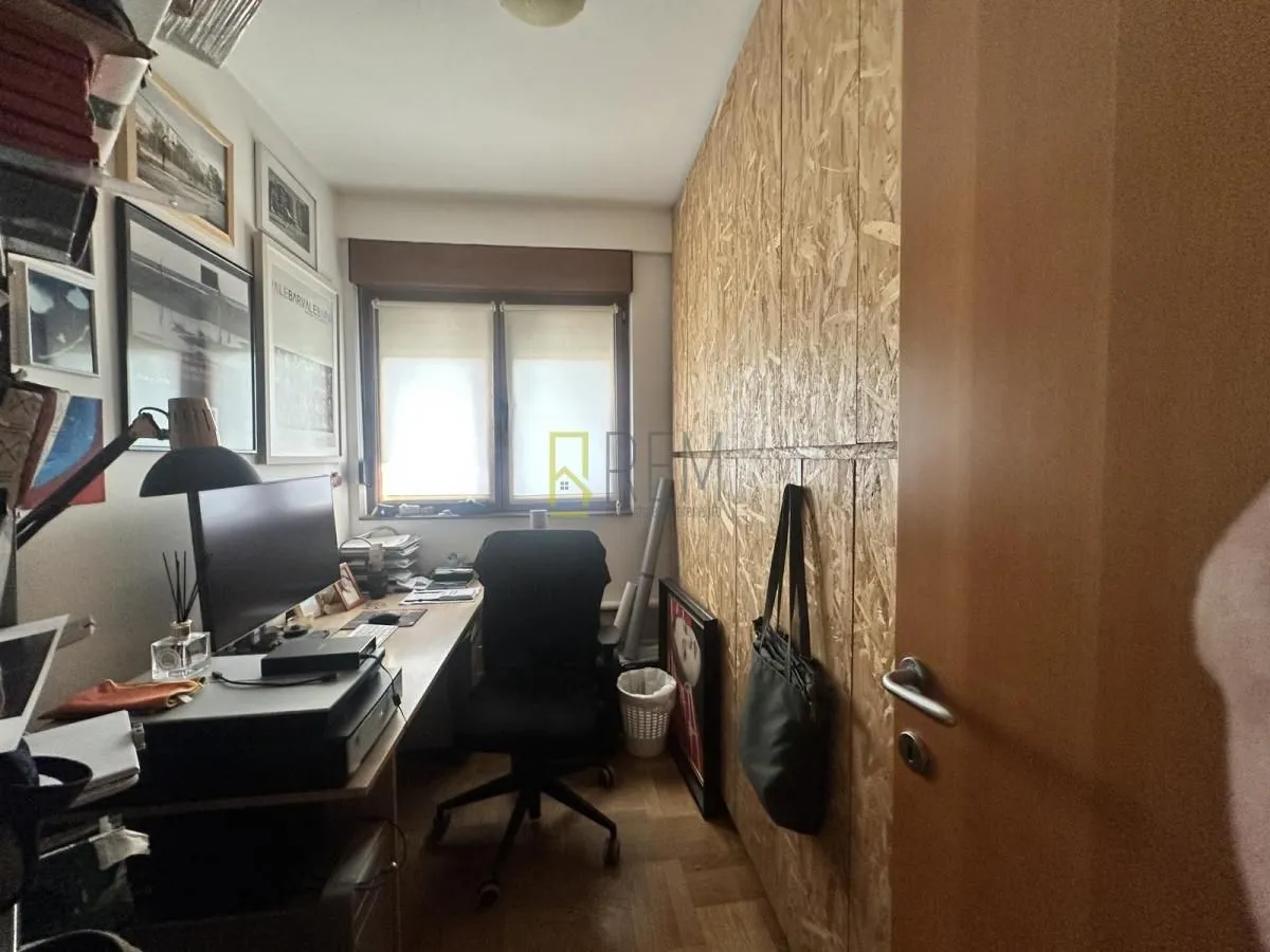 Prodaja, trosoban stan, 81m², Stari Aerodrom, Podgorica