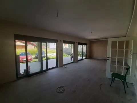 Prodaja, kuća, 130m², Tološi, Podgorica - image 4