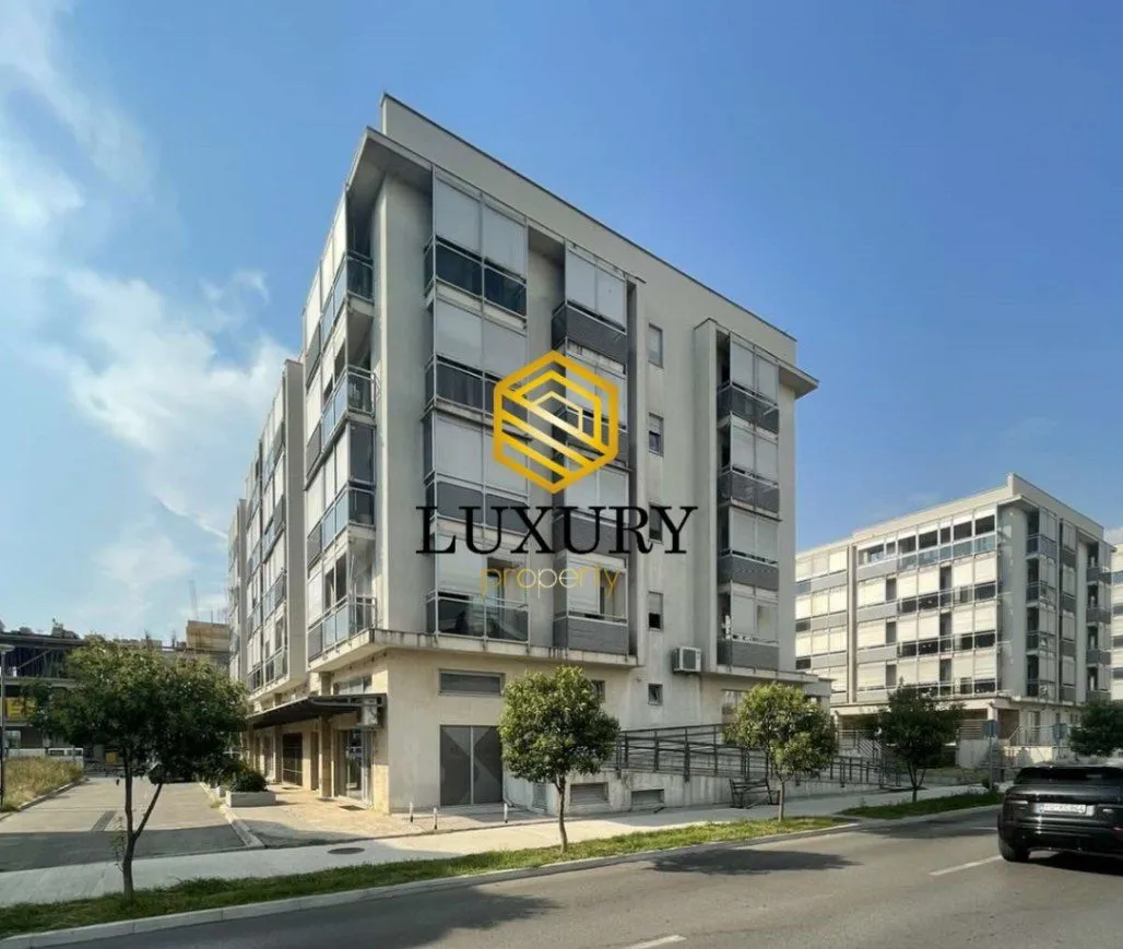 Prodaja, trosoban stan, 120m², Tološka šuma, Podgorica