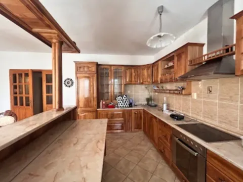 Izdavanje, dvosoban stan, 100m², Kalimanj, Tivat - image 7