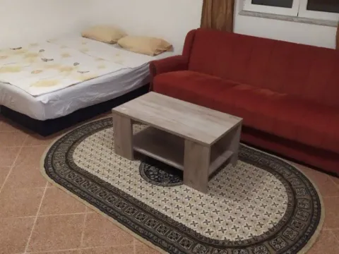 Izdavanje, kuća, 40m², Popovići, Bar - image 5