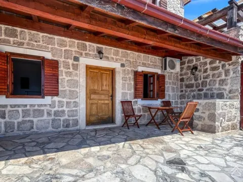 Prodaja, dvosoban stan, 87m², Perast, Kotor - image 2